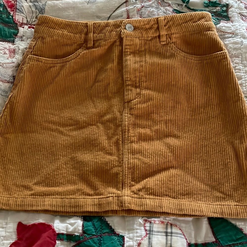 Forever 21 short medium corduroy skirt. Mustard color